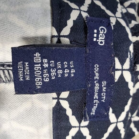 GAPāSLIMāCITYĀ DIAMONDāPATTERNEDāCAPRIS - Picture 3 of 4